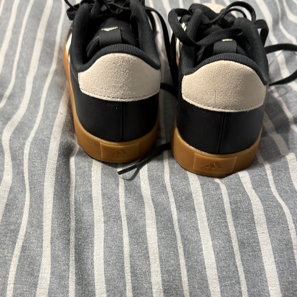 Adidas woman’s  Black and White Sneakers with Gum Sole - Picture 4 of 4